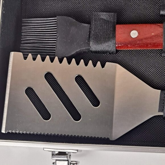 Budweiser Grill Kit In Aluminum Trimmed Case Spatula Basting Brush Logo - Picture 8 of 14